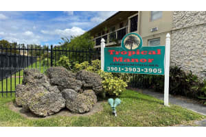 Parking lot, 3903 SW 78th Ct APT 202, Miami, FL 33155, Sold 08/25/23