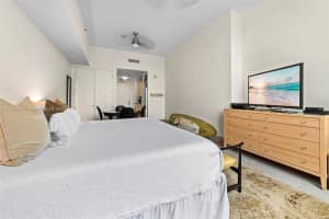 100 South Pointe Dr, Miami Beach, FL 33139, Sold 05/24/23