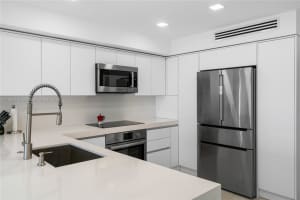 575 Crandon Blvd APT 807, Key Biscayne, FL 33149, Sold 04/02/24