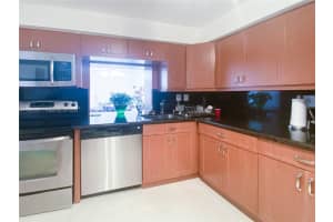 1000 Parkview Dr APT 415, Hallandale Beach, FL 33009, Sold 07/14/23