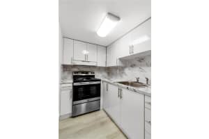 4855 NW 7th St Apt 206-6, Miami, FL 33126, Sold 08/03/23