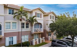 8930 W Flagler St APT 222, Miami, FL 33174, Sold 09/18/23