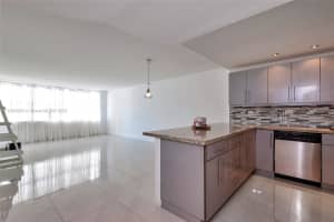 6039 Collins Ave APT 709, Miami Beach, FL 33140, Sold 01/19/24
