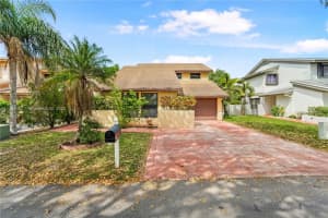 8411 SW 41st St, Davie, FL 33328, Sold 08/07/23