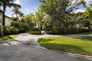 7125 E Lago Dr, Coral Gables, FL 33143, Sold 11/02/23