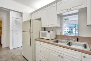 4043 NW 16th St APT 212, Lauderhill, FL 33313, Sold 11/21/23