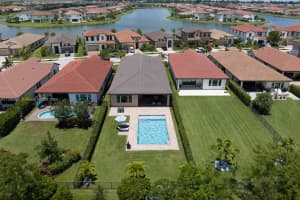 8720 E Baypoint Cir, Pompano Beach, FL 33076, Sold 08/25/23