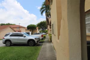 13475 SW 62nd St APT 5, Miami, FL 33183, Sold 08/01/23