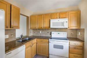17000 NW 67th Ave APT 438, Hialeah, FL 33015, Sold 08/04/23