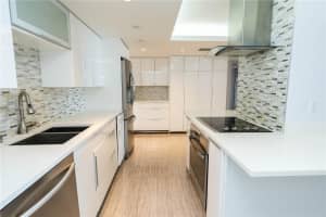 6039 Collins Ave APT 817, Miami Beach, FL 33140, Sold 09/20/23