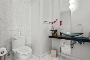 200 Biscayne Blvd Way APT 3703, Miami, FL 33131, Sold 08/31/23