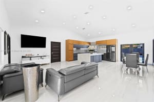 19494 NW 61st Ave, Hialeah, FL 33015, Sold 07/17/23