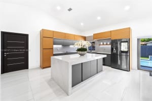 19494 NW 61st Ave, Hialeah, FL 33015, Sold 07/17/23