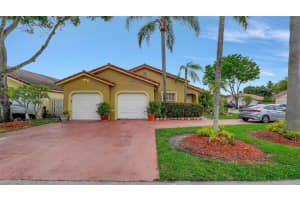 17955 NW 60th Pl, Hialeah, FL 33015, Sold 08/03/23