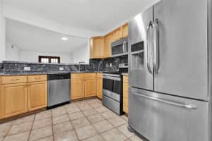 1770 NE 191st St Apt 600-1, Miami, FL 33179, Sold 09/05/23