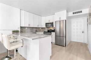 6061 Collins Ave #10e, Miami Beach, FL 33141, Sold 11/02/23