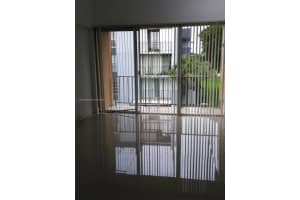 110 Fontainebleau Blvd APT 313, Miami, FL 33172, Sold 10/31/23