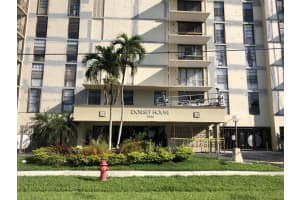 2500 NE 135th St B904, North Miami, FL 33181, Sold 07/28/23
