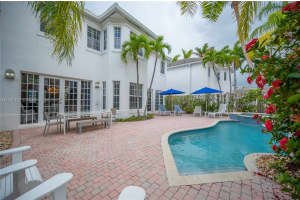 3661 NE 200th St, Miami, FL 33180, Sold 09/06/23