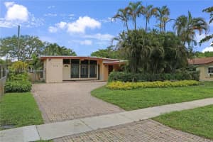 314 S 57th Ave, Hollywood, FL 33023, Sold 08/16/23