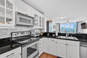 1401 Bay Rd APT 411, Miami Beach, FL 33139, Sold 07/31/23