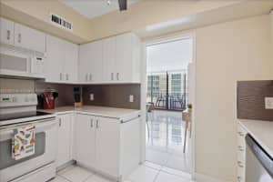 3505 S Ocean Dr APT 911, Hollywood, FL 33019, Sold 07/05/23