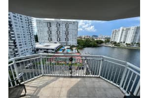 18081 Biscayne Blvd APT 902, Aventura, FL 33160, Sold 02/13/24
