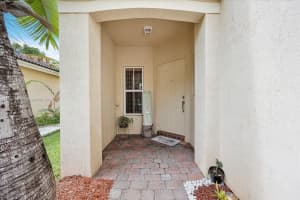 1915 SE 15th St, Homestead, FL 33035, Sold 08/08/23