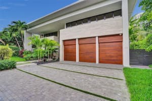 219 Holiday Dr, Hallandale Beach, FL 33009, Sold 01/30/24