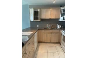 100 Bayview Dr APT 2110, Sunny Isles Beach, FL 33160, Sold 01/12/24