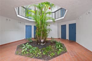 9405 Fontainebleau Blvd Apt 113-22, Miami, FL 33172, Sold 08/23/23