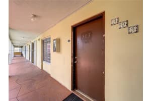 9240 Fontainebleau Blvd APT 303, Miami, FL 33172, Sold 08/02/23