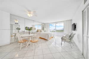 465 Ocean Dr APT 918, Miami Beach, FL 33139, Sold 04/18/24