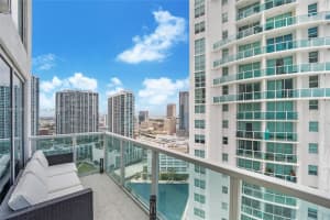 41 SE 5th St, Miami, FL 33131, Sold 07/11/23