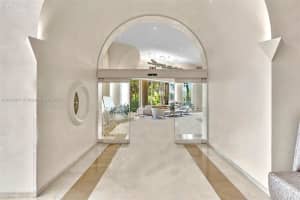 19355 Turnberry Way #4j, Miami, FL 33180, Sold 10/18/23