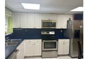 9197 Fontainebleau Blvd APT 3, Miami, FL 33172, Sold 10/27/23