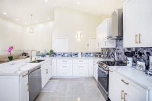 7904 Coral Pointe Dr, Delray Beach, FL 33446, Sold 10/11/23