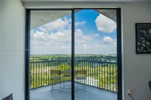 5300 Paseo Blvd #1808, Doral, FL 33166, Sold 09/01/23