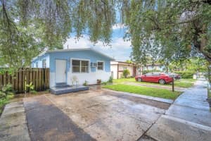 2210 McClellan St, Hollywood, FL 33020, Sold 08/23/23