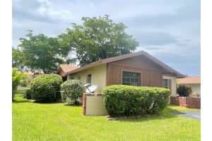 2202 Nova Village Dr, Davie, FL 33317, Sold 01/17/24