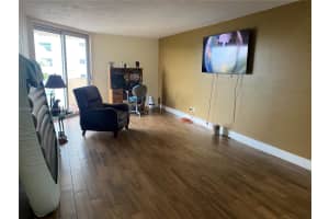 1750 W 46th St APT 510, Hialeah, FL 33012, Sold 08/15/23