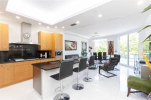 6000 Island Blvd 104, Aventura