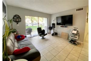 7095 NW 179th St APT 109, Hialeah, FL 33015, Sold 08/10/23