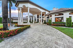 7401 Peppertree Cir S, Davie, FL 33314, Sold 07/31/23