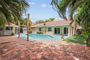 1427 Seagrape Cir, Weston, FL 33326, Sold 09/06/23