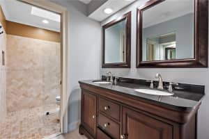 1427 Seagrape Cir, Weston, FL 33326, Sold 09/06/23