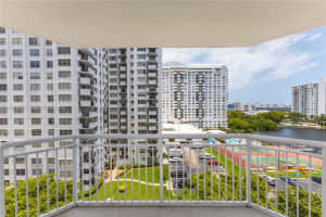 18061 Biscayne Blvd APT 702, Aventura, FL 33160, Sold 08/14/24