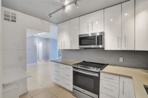 2201 S Ocean Dr APT 2105, Hollywood, FL 33019, Sold 09/20/23