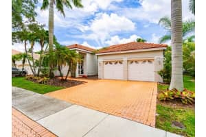 646 Heritage Dr, Weston, FL 33326, Sold 07/14/23