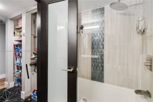 7173 Orange Dr #214b, Davie, FL 33314, Sold 10/26/23